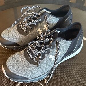 Under Armour women’s  Black and Gray Athletic Shoes